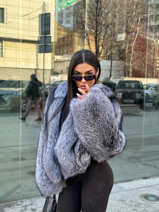 Шуба із хутра чорнобурки