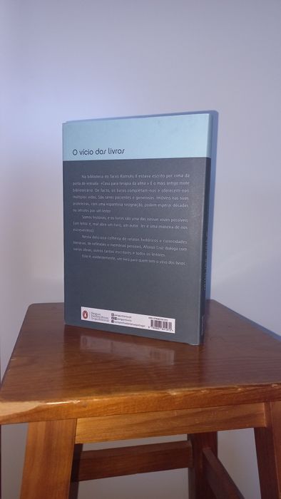 O vício dos livros - Livro