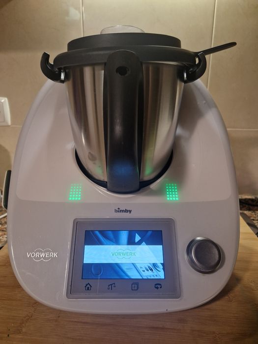 Bimby tm5, com todos os utensilios