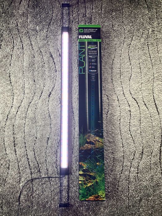 Belka LED Fluval Plant 59 W 122-153 cm do oświetlenia akwarium - aplikacja