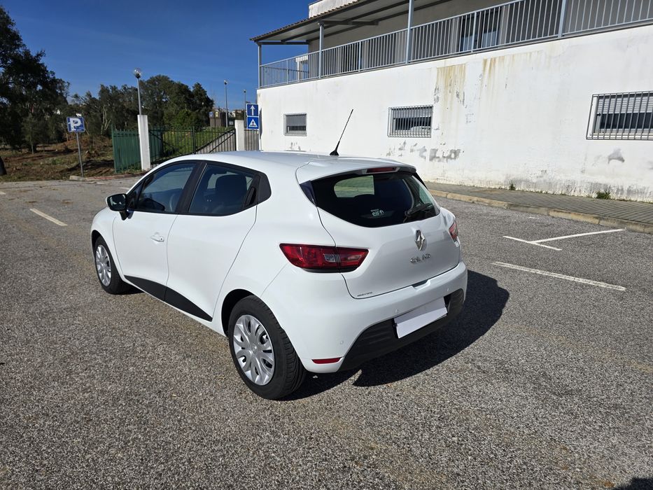 Renault Clio IV 1.5 DCI Zen 2018 5 Lugares Nacional Poucos Kms Como Novo