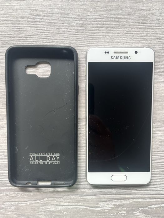 Samsung Galaxy A3 10F biały stan bardzo dobry + etui