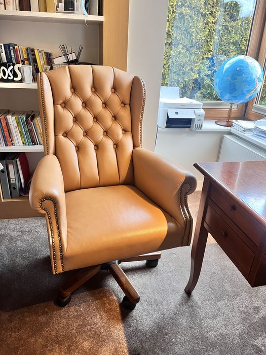 Stylowe biurko i fotel skórzany