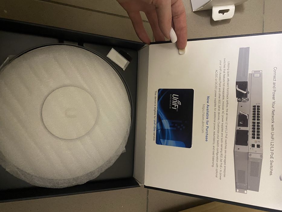 Двохдіапазонна точка доступу Ubiquiti UniFi AP AC Pro (UAP-AC-PRO)