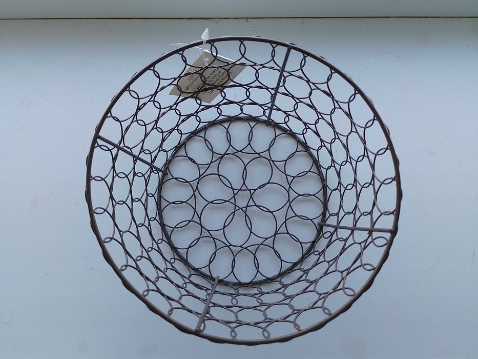 Новая корзина ажурная. Фруктовница металлическая. Конфетница.