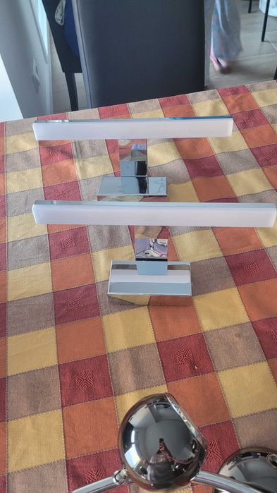 Vendo 2 candeeiros o para espelho led cromado - usado