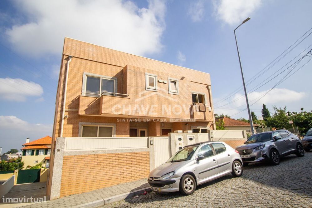 Moradia em Mafamude junto a Santo Ovídeo