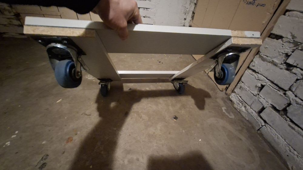 Kompaktowy wózek transportowy