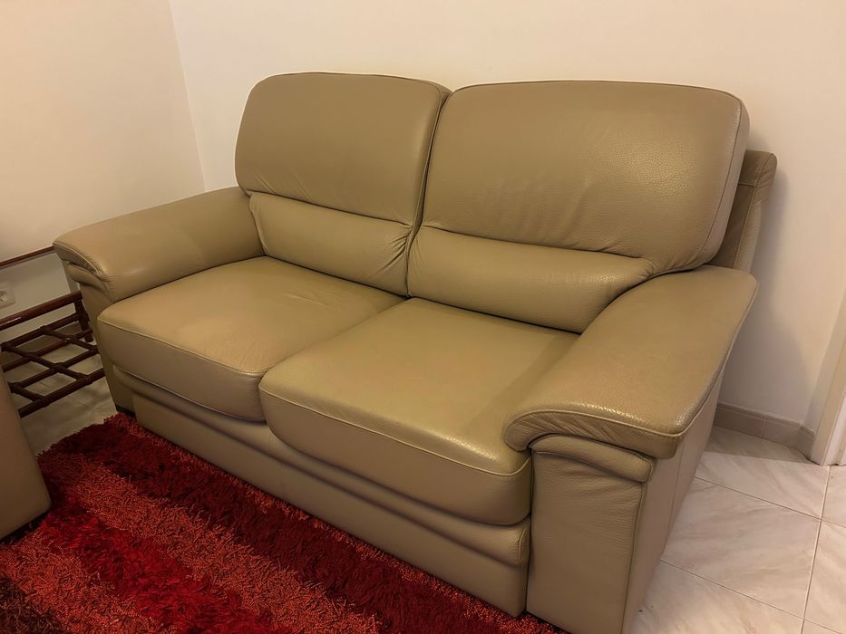 Vendo Conjunto de Sofás (3+2 Lugares) – Como Novos