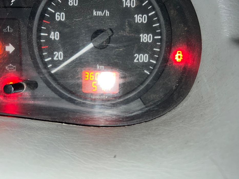 Carrinha comercial em bom estado de mecânica estado 3 lugares