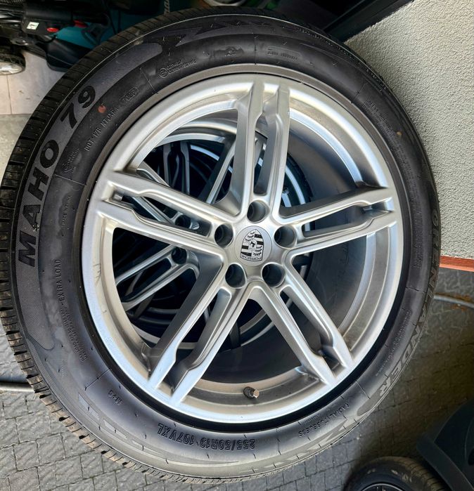 Гума для Porsche Macan Sailun Terramax CVR (всесезон)