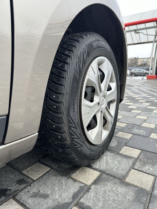 Renault Megane 1.6 бензин 2010