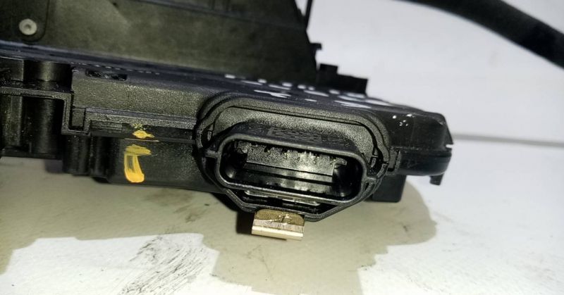 Fechadura / fecho porta trás direito RENAULT Clio IV (BH_)