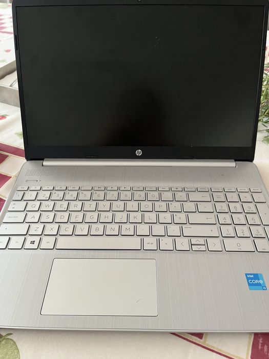 Portatil HP 15s