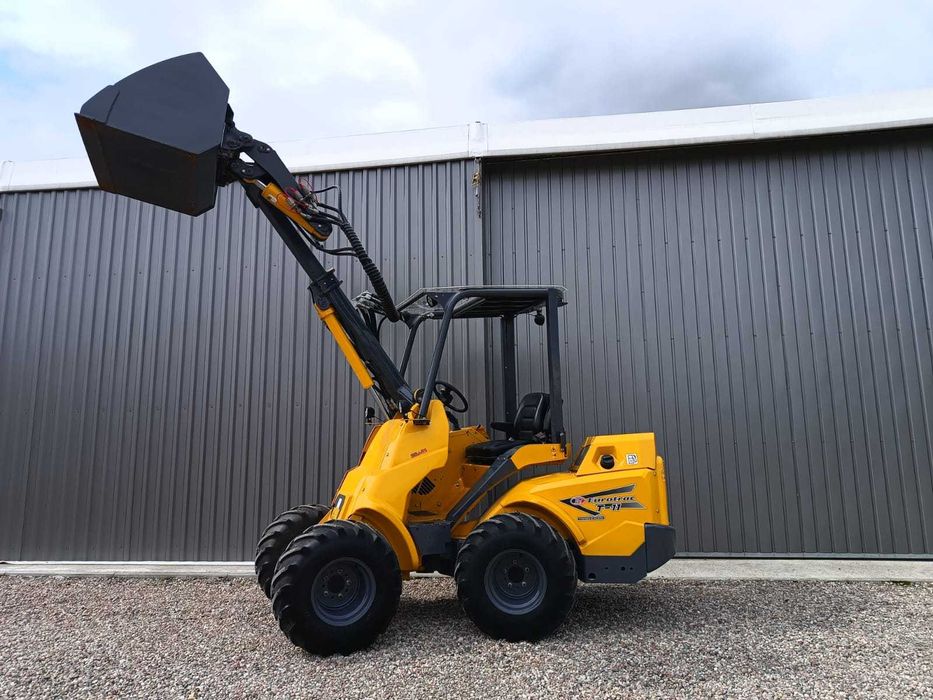 Ładowarka przegubowa EUROTRAC T11 - KUBOTA - 2023 -popokazowa jak nowa