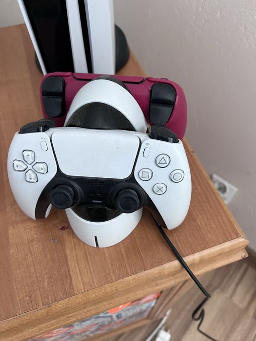 Ps5+2 pady+stacja ładująca