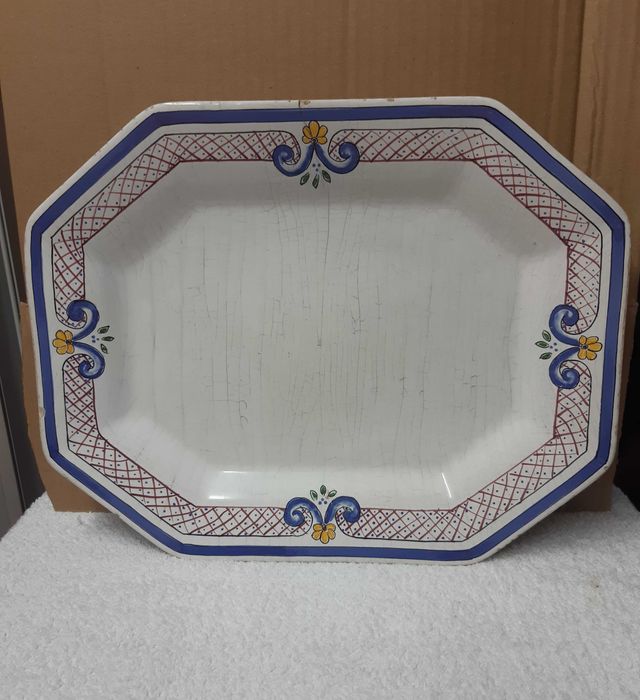 Travessa oitavada em faiança Portuguesa