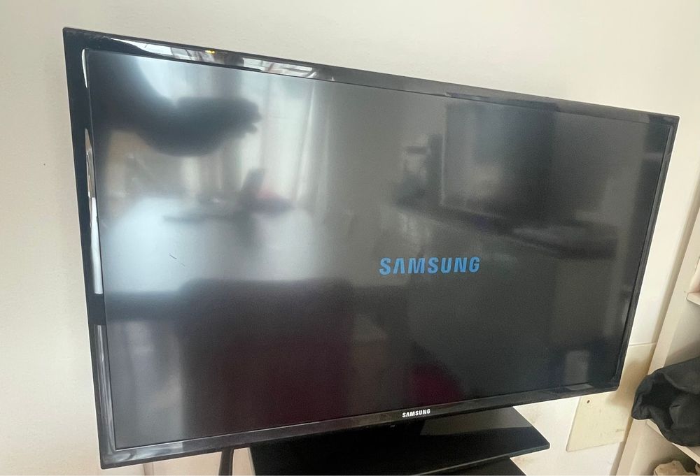TV LCD Samsung 32”