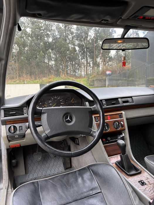 Mercedes-Benz W124 Classe-E 200D