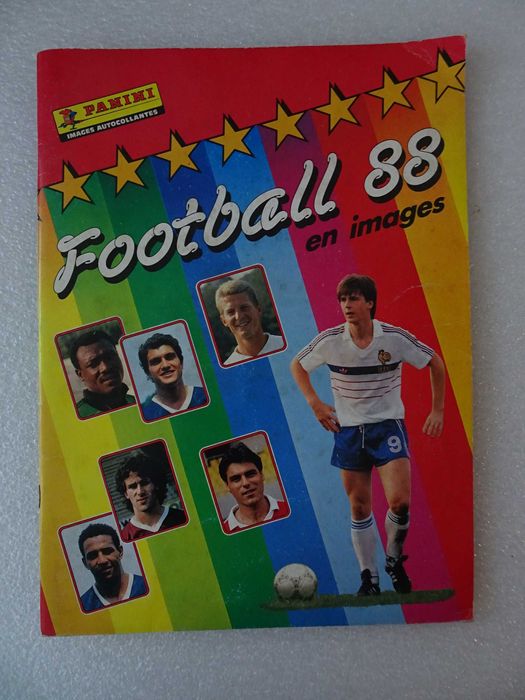 Caderneta de cromos de futebol Football 88 Panini (tem 202 cromos)