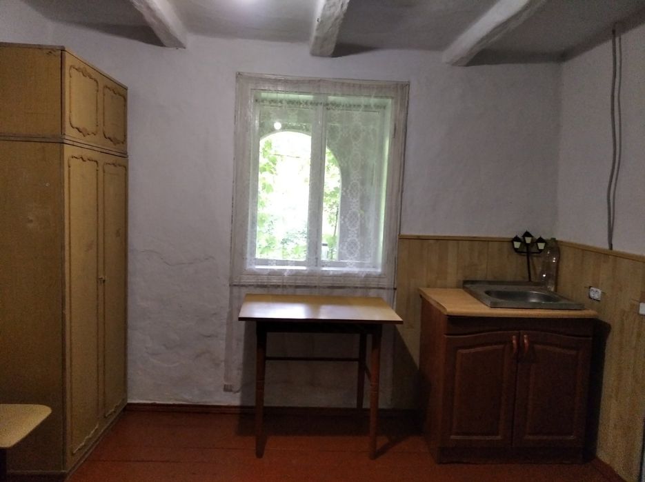 Будинок Незвисько, 18с.землі