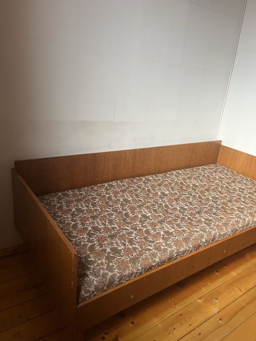 Ліжко спальне .