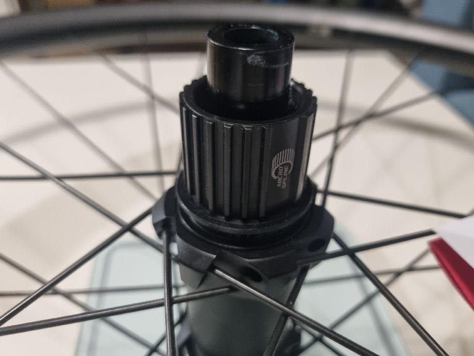 Koła mullet 29" 27.5" Dt swiss H1900 hybrid Micro Spline 2139g boost