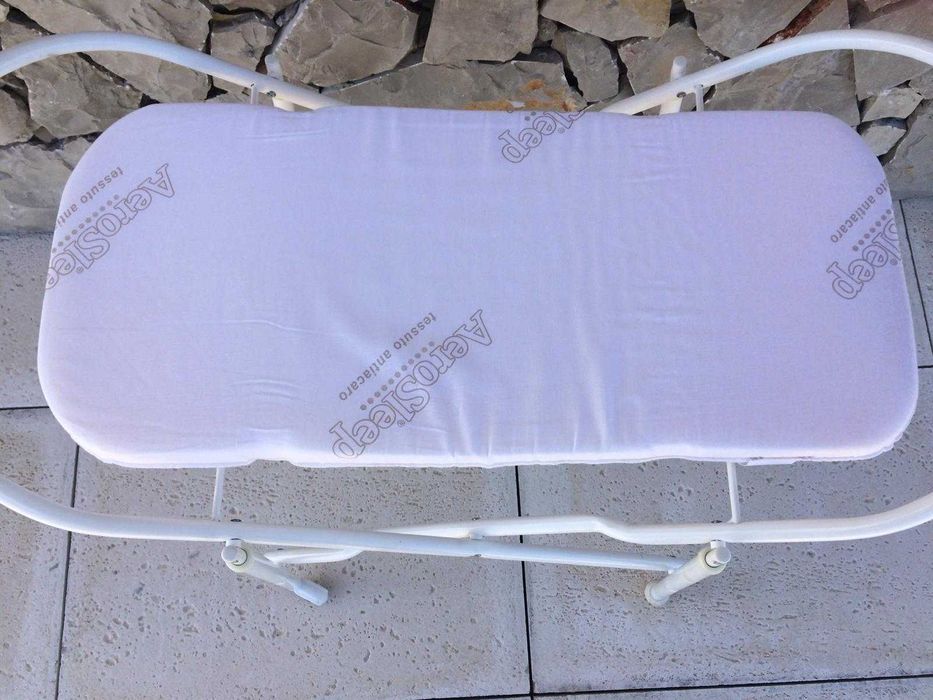 Suporte de alcofa de bebé e colchão para alcofa