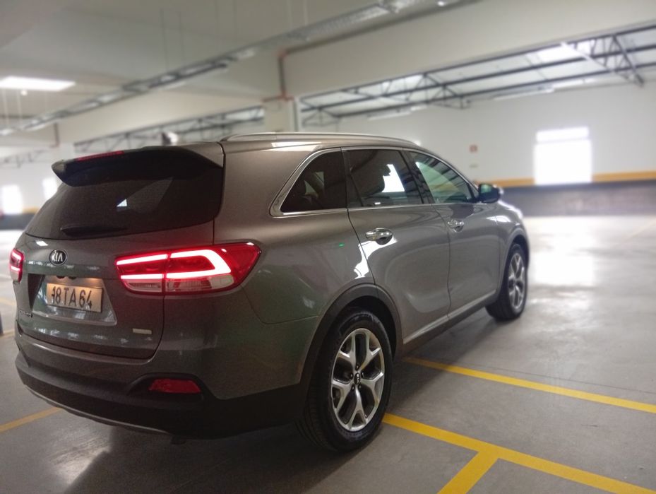 Kia Sorento  2.2 crDI ano 2017 caixa automática  7 lugares