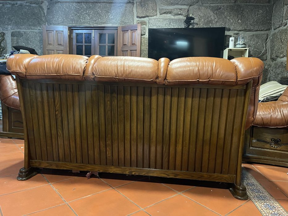 Conjunto de sofás em pele