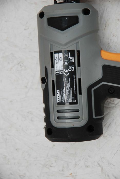 Gwoździarka . zszywacz elektryczny