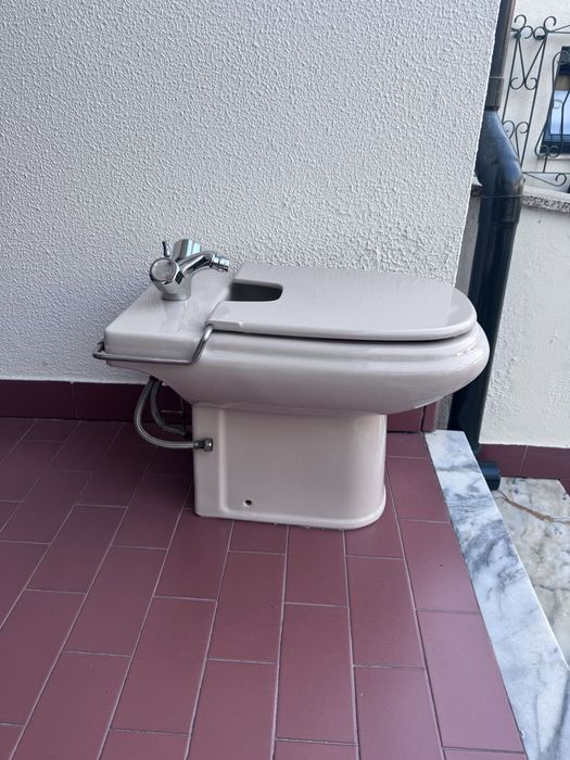 Bidé bege vintage roca + torneira