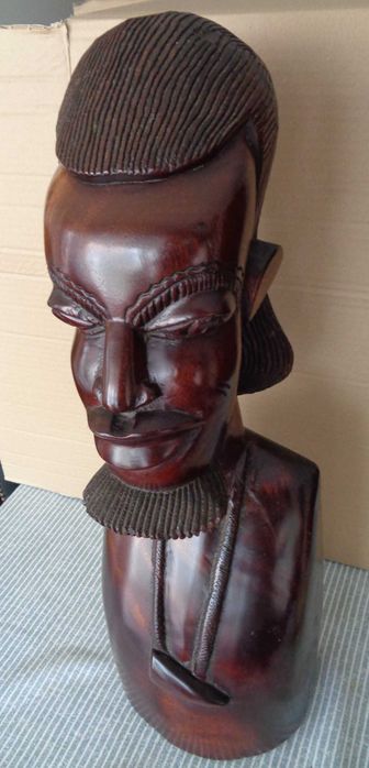 Par de Estatuetas em Madeira Exótica