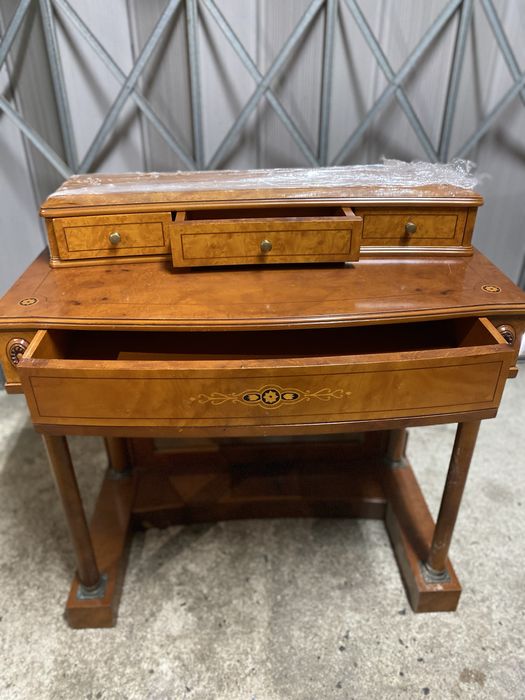 Móvel / secretária