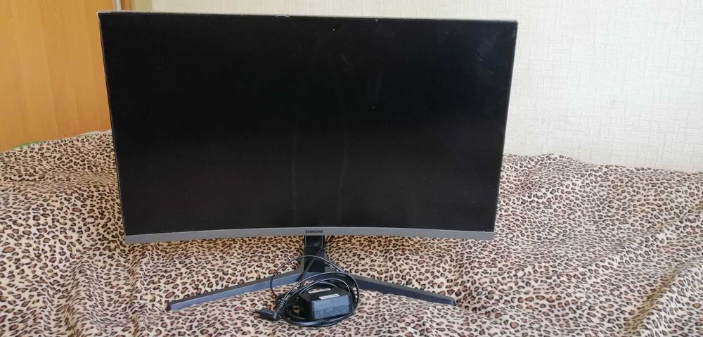 Продам не робочий монітор 27" Samsung Curved C27R500 1500 грн
