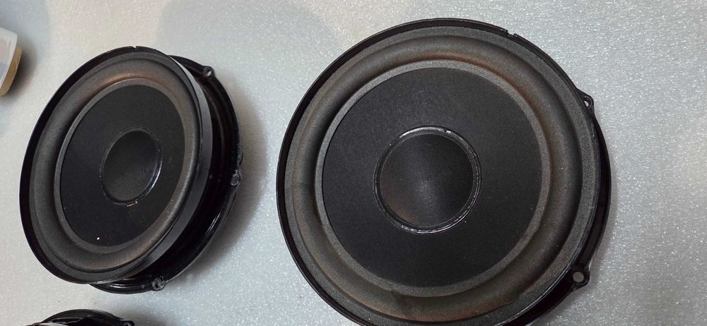 Głośniki Volkswagen Touareg kpl -411A