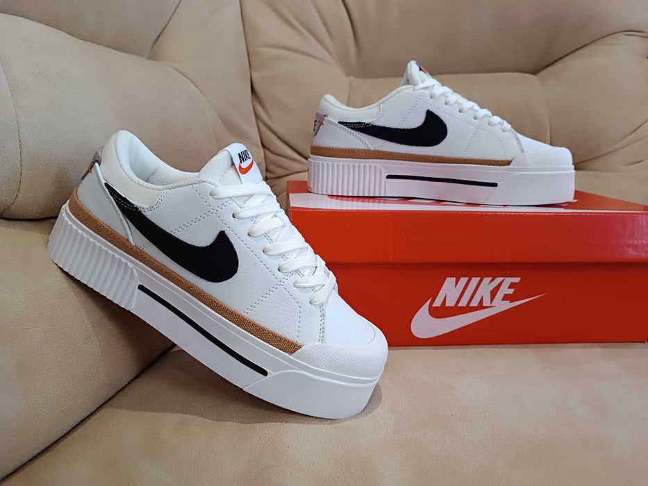 Жіночі кросівки Nike court legacy