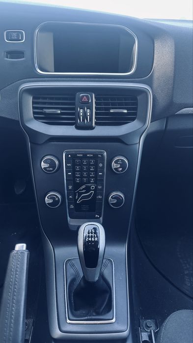 Volvo V40 2.0 Cross Country D2 Momentum