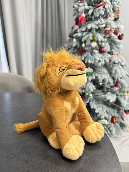 Мʼяка іграшка лев