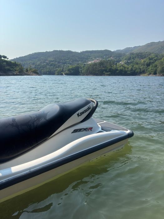 Mota de água stx-r 1200
