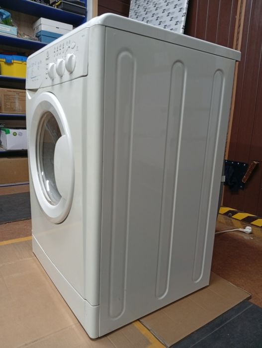 Стиральная машина Indesit Италия
