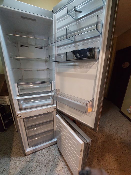 Frigorifico RCB736D3MX aeg peças