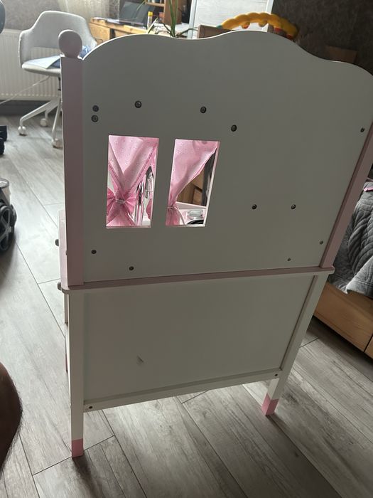 Детская игрушечная кухня