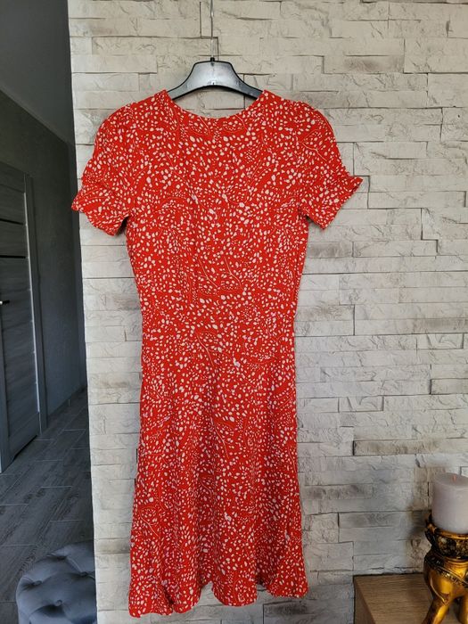 Czerwona sukienka w białe plamki mbyM XS/S wiskoza