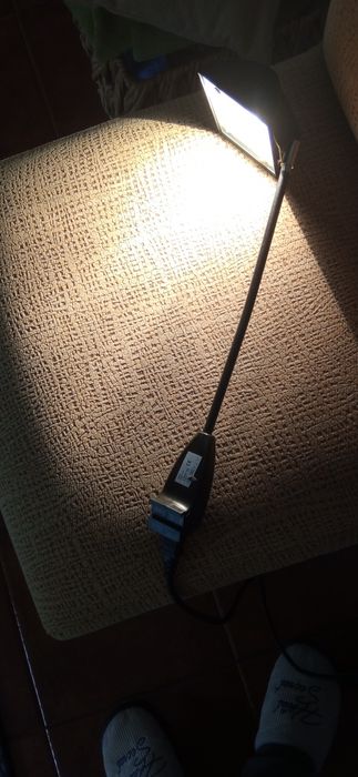 Candeeiro técnico com adaptador de secretária