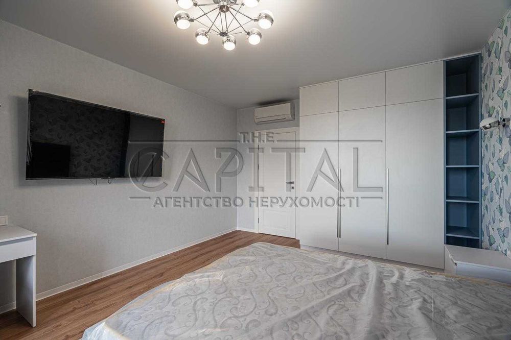 Перша здача! Чотирикімнатна на Подолі Закритий ЖК 044 Кирилівська 37