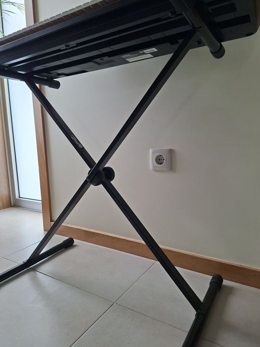 Teclado + peça de suporte