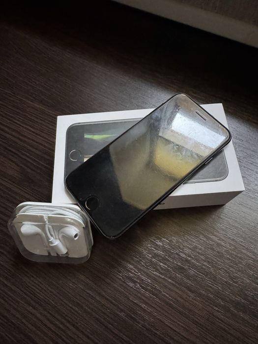 iPhone se 2020 новий стан, без ньюансів, без подряпин