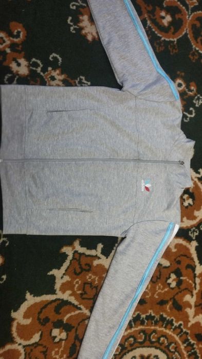 Adidas спортивна кофта