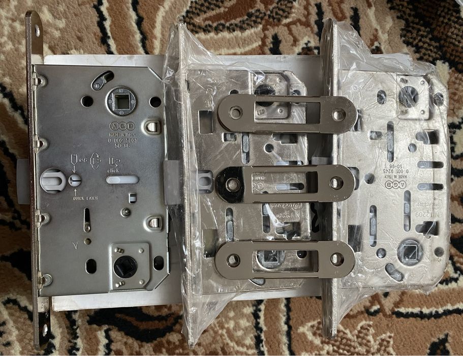 Замок міжкімнатний AGB Mediana Evolution WC нікель(полірований хром)